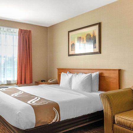 Quality Inn & Suites Cornwall Exteriér fotografie