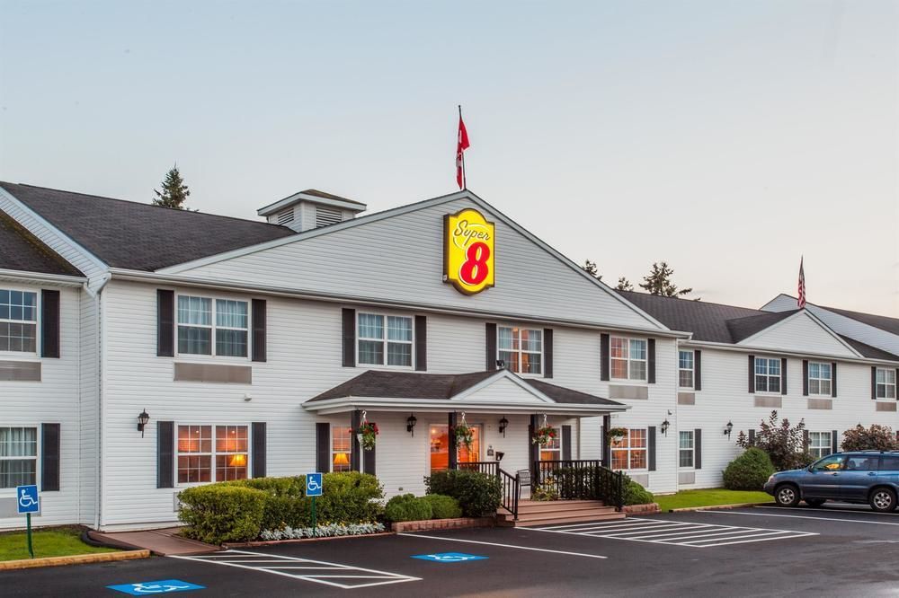 Quality Inn & Suites Cornwall Exteriér fotografie