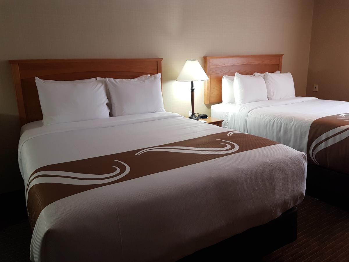 Quality Inn & Suites Cornwall Exteriér fotografie