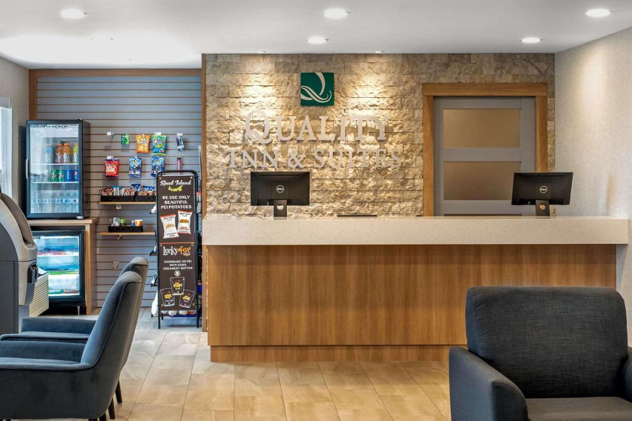 Quality Inn & Suites Cornwall Exteriér fotografie