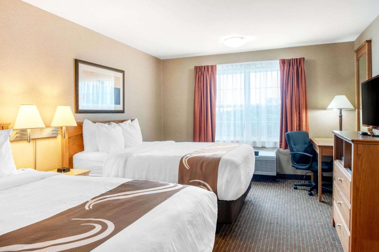 Quality Inn & Suites Cornwall Exteriér fotografie